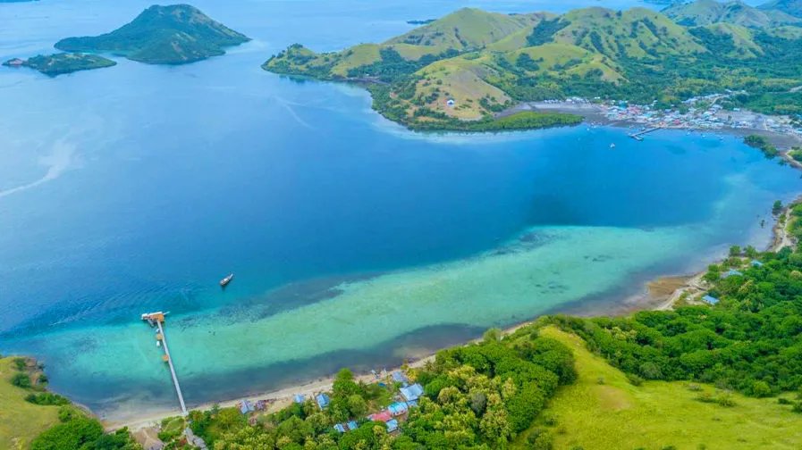 Dari Dermaga Nelayan ke Titik Wisata: Sejarah Singkat Warloka